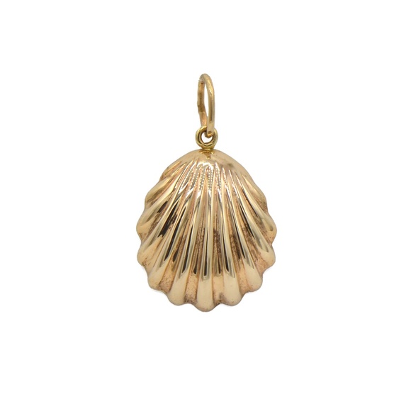 14k Yellow Gold Clam Charm
